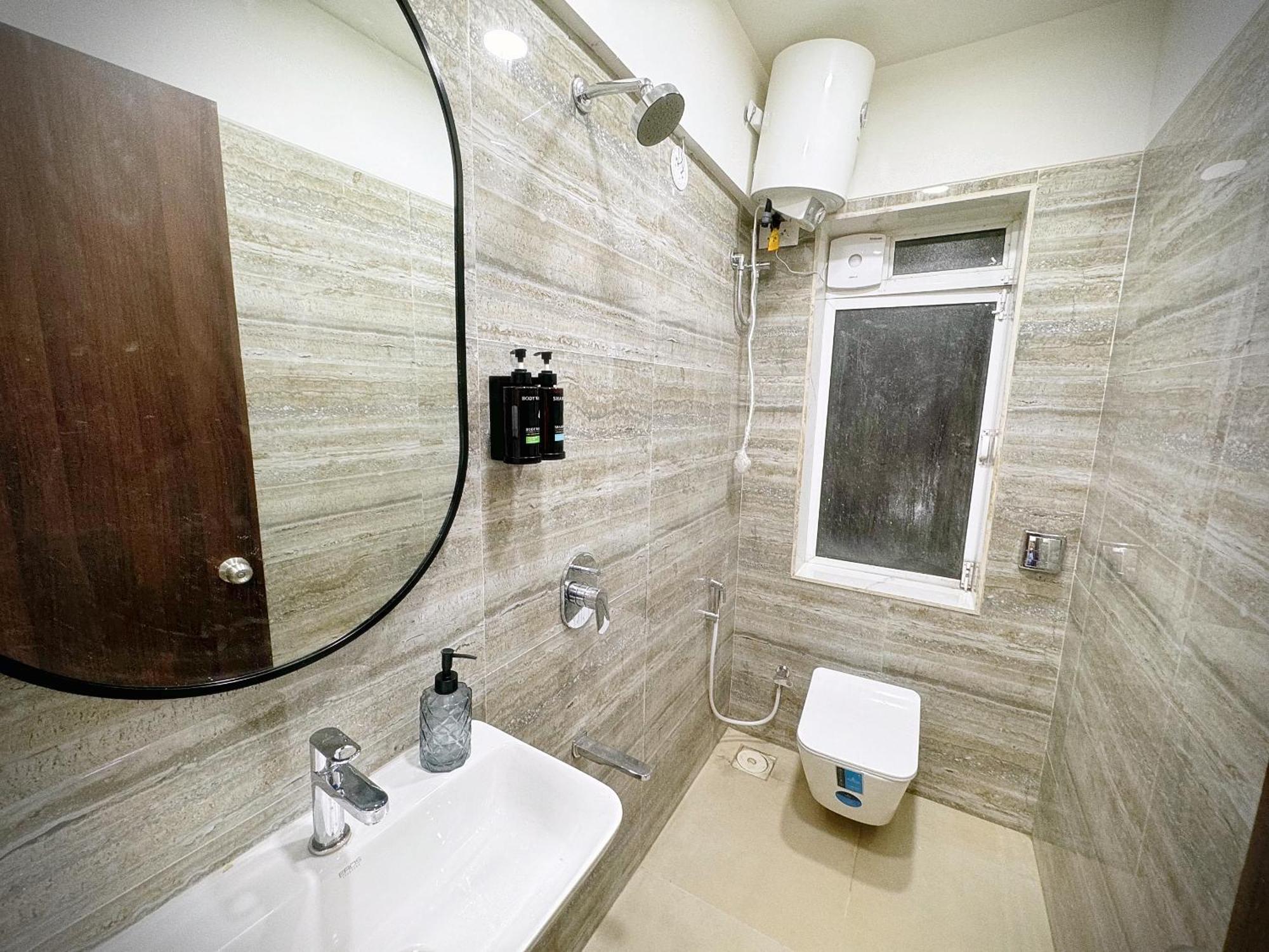 The Orion Premium Suites 孟买 外观 照片